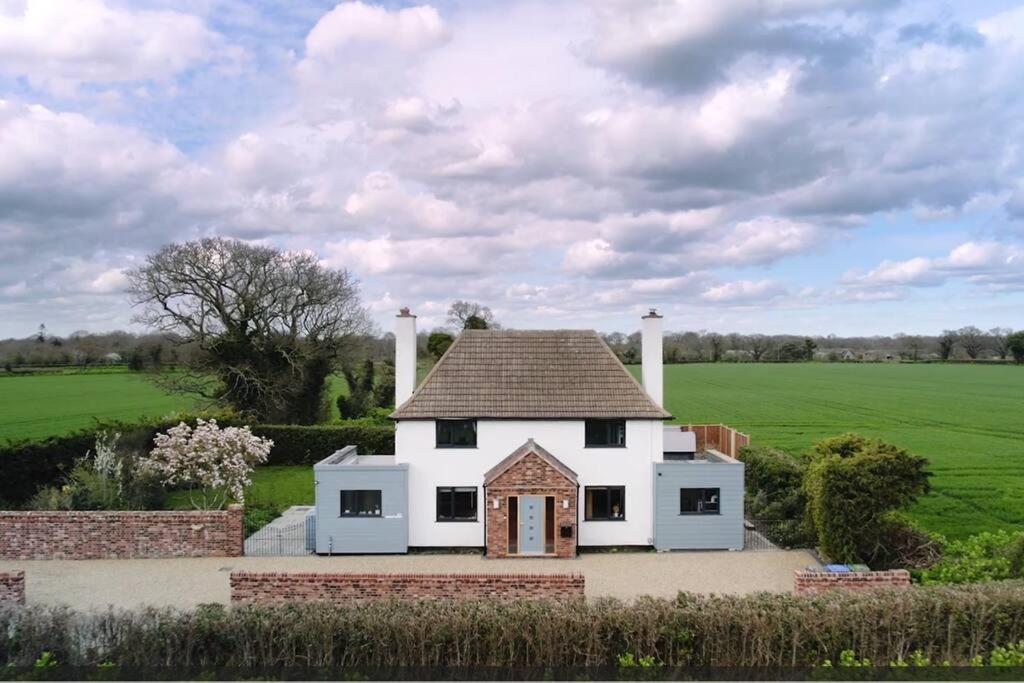 Covehithe House-Coastal Luxury- Sleeps 12-With Huge Swimspa! Wrentham Exterior photo