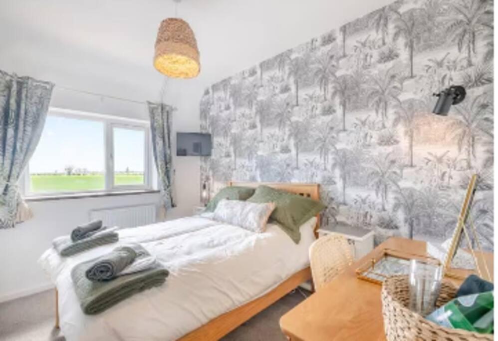 Covehithe House-Coastal Luxury- Sleeps 12-With Huge Swimspa! Wrentham Exterior photo