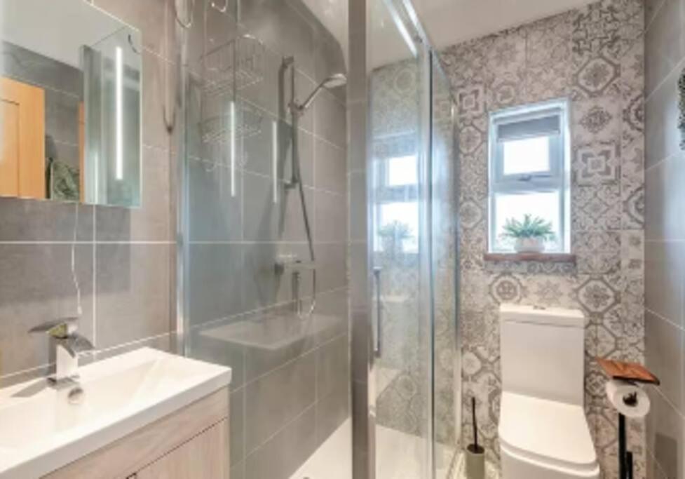Covehithe House-Coastal Luxury- Sleeps 12-With Huge Swimspa! Wrentham Exterior photo