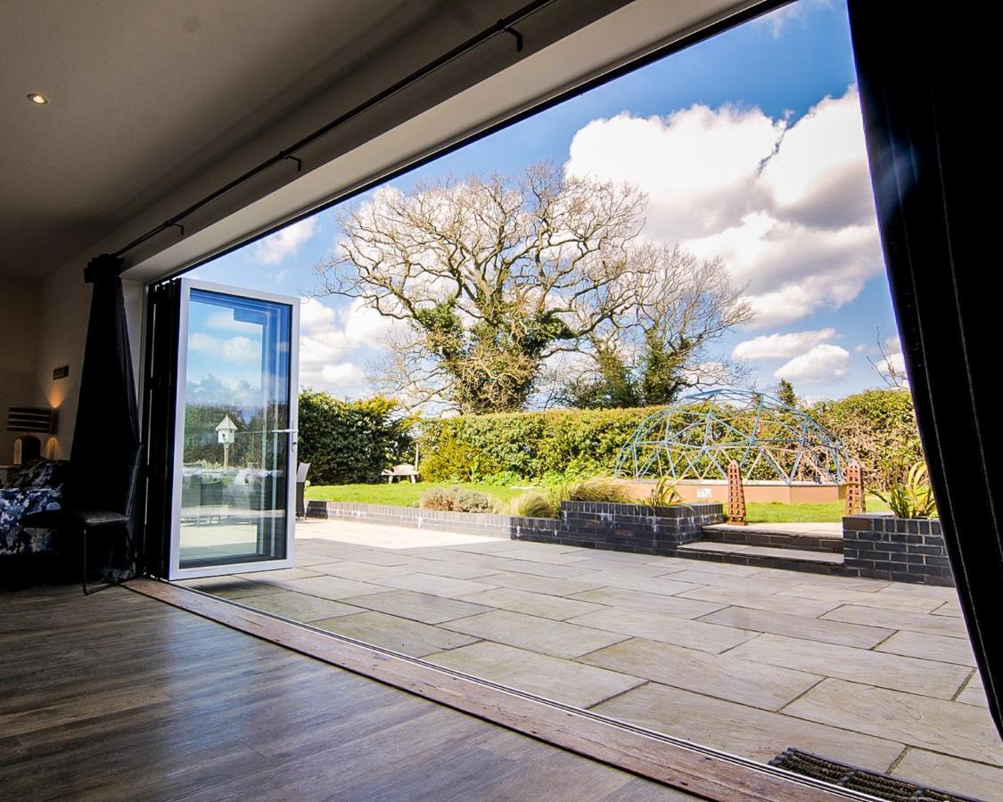 Covehithe House-Coastal Luxury- Sleeps 12-With Huge Swimspa! Wrentham Exterior photo